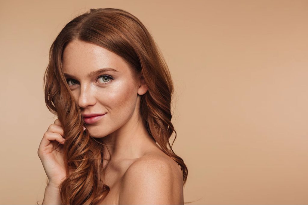 Donna con capelli rossi